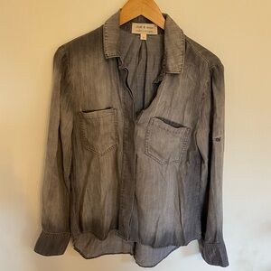 Anthropologie Cloth and Stone chambray button down shirt